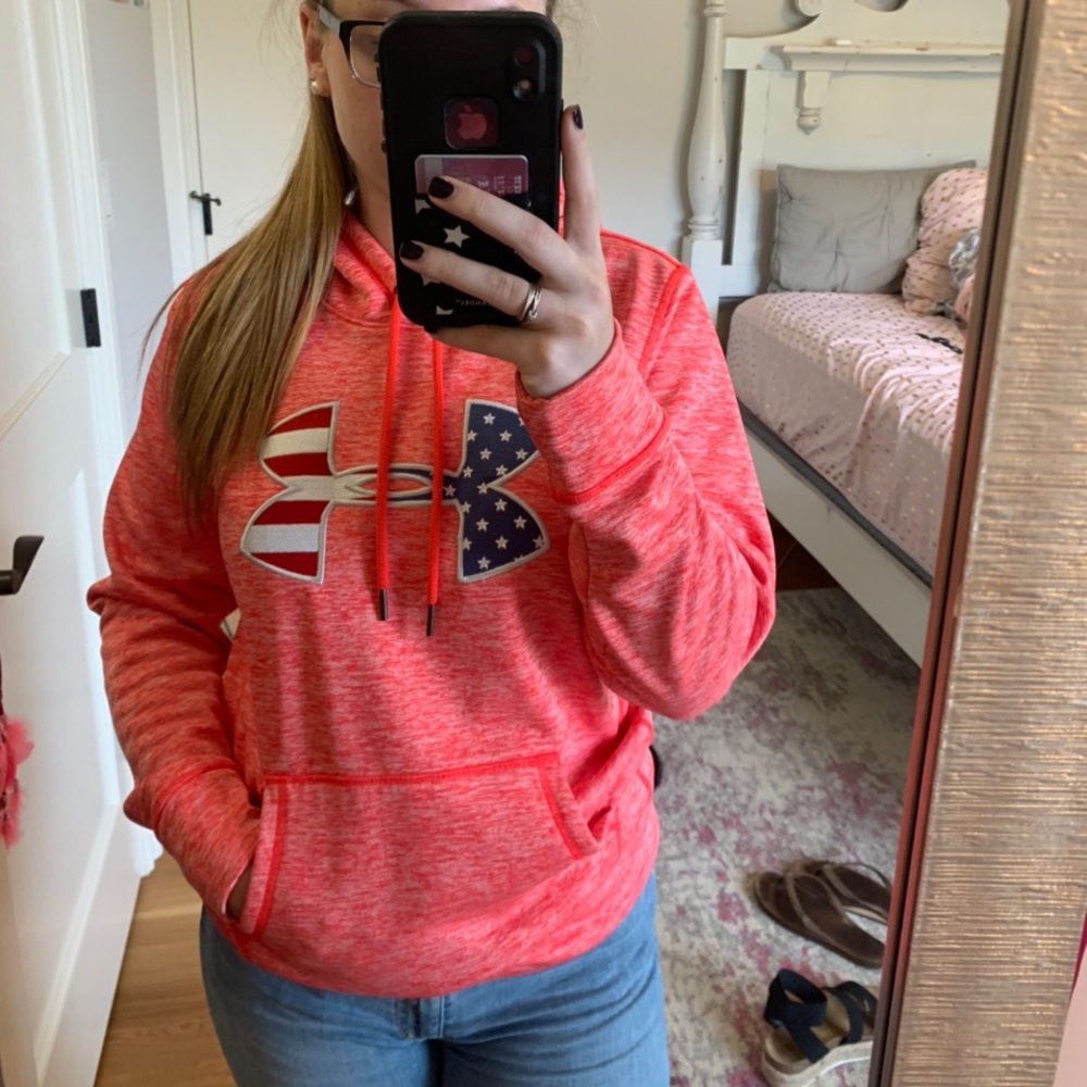UNDER ARMOUR SWEATSHIRT!